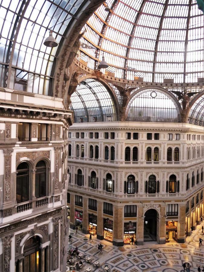 Domus Sibyllina, Galleria Umberto I Nápoles Exterior foto
