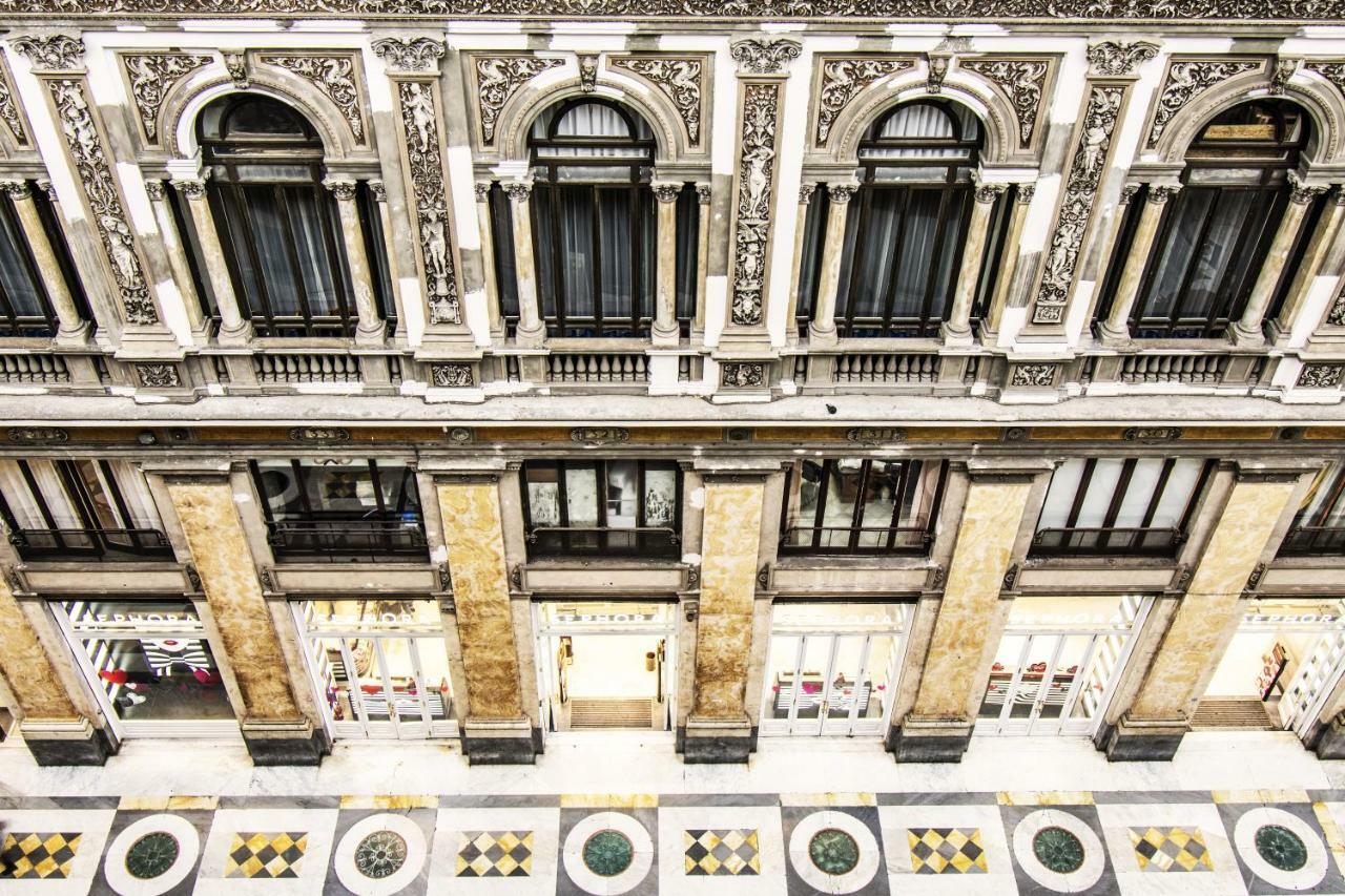 Domus Sibyllina, Galleria Umberto I Nápoles Exterior foto